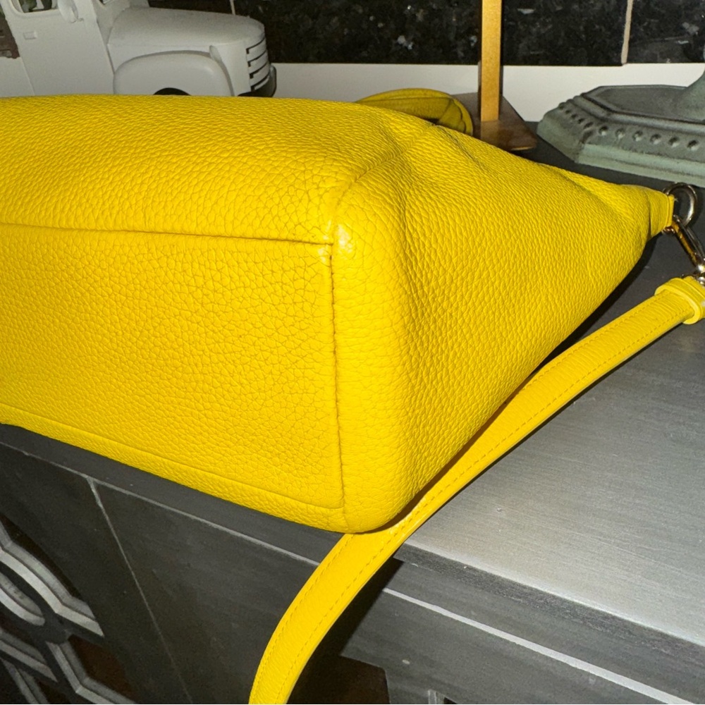 COACH Prairie Satchel in Pebble Leather - Yellow - GUC - Picture 15 of 17